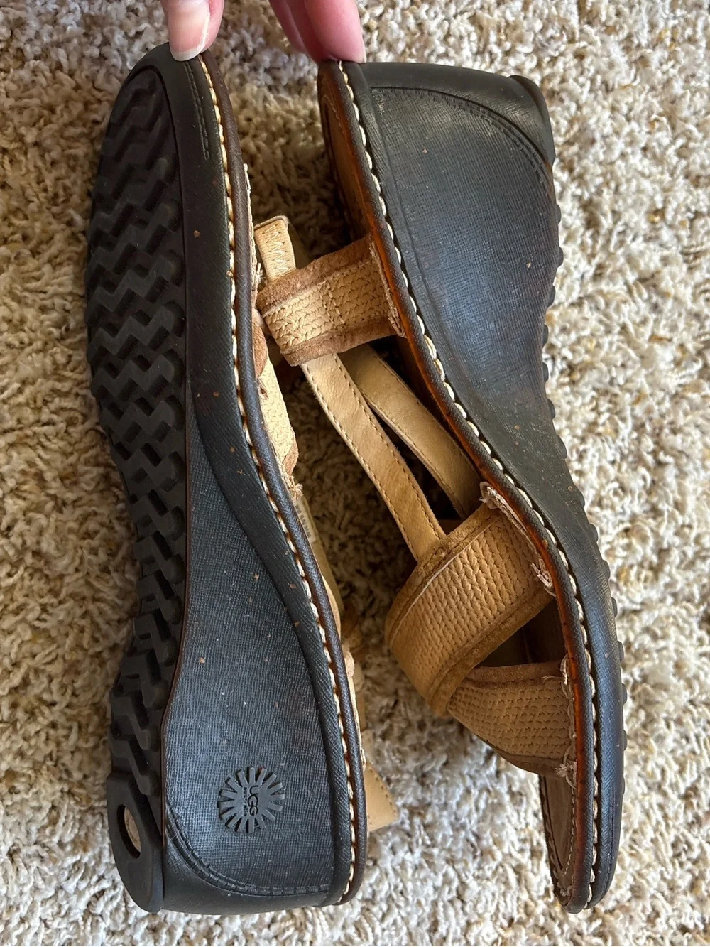 UGG Mayley Wedge Sandals Size 10 Taupe/Tan